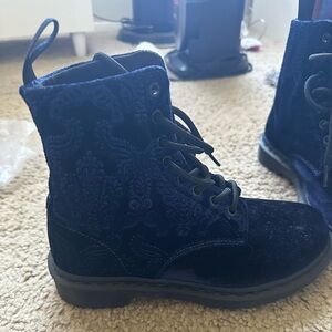 Blue Velvet Dr Martin’s